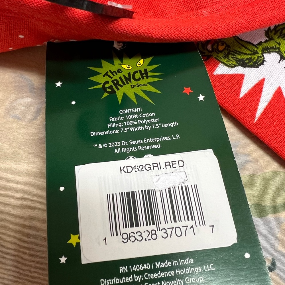Grinch tea towel & pot holder - Picture 3 of 10
